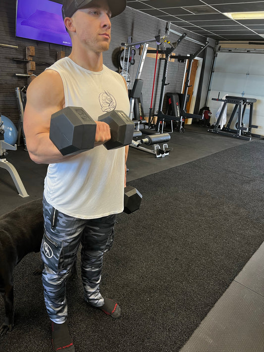 Medium weight, zipper ankle, midnight camo. Two logos, drawstring waist, abd side pockets.